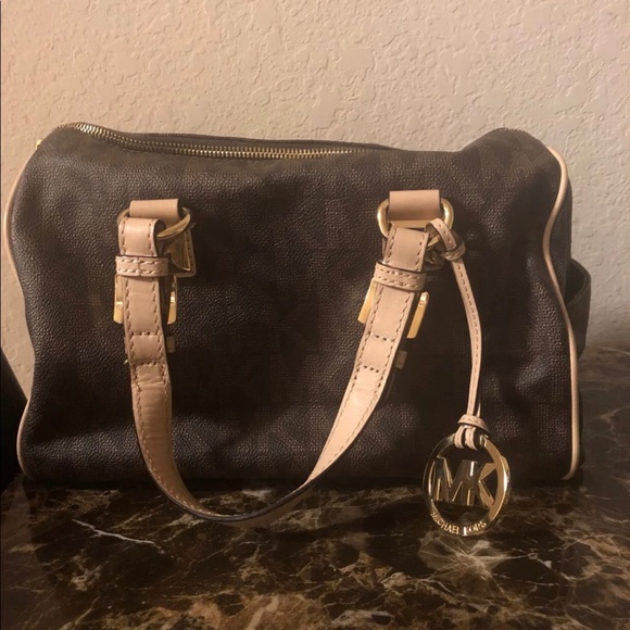 Mk purse - Picture 1 of 2